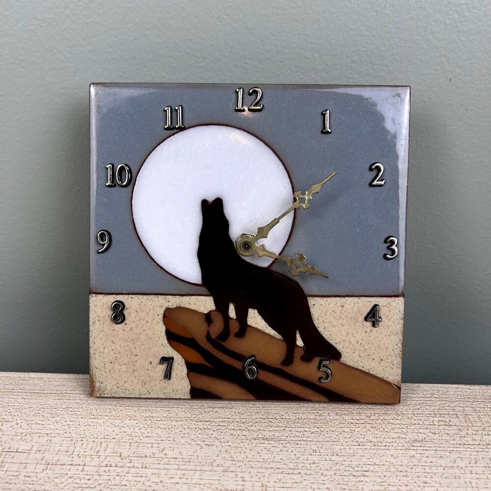 Vintage Howling Coyote Wolf Wall Clock Ceramic Porcelain Tile Art NEEDS REPAIRS - Picture 2 of 9